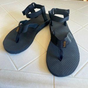 Women's Size 8 Black Teva Sandals